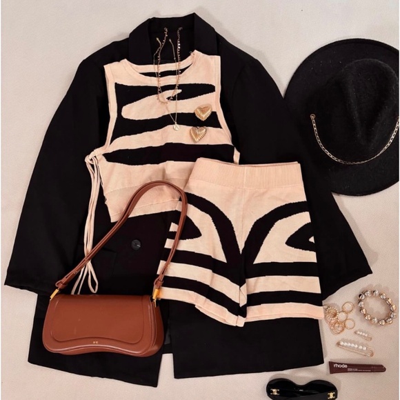 Abstract Color Knitted Women Sleeveless Side Lace Up Crop Vests - Picture 6 of 6